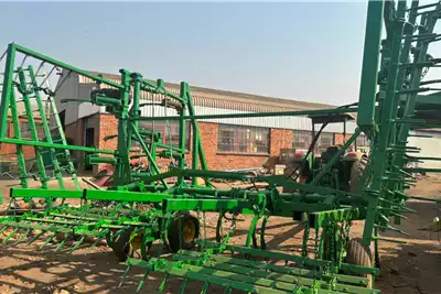 Other Tillage equipment Rippers JD 1610 Beitelploeg 29 Tyne for sale by Discount Implements | AgriMag Marketplace