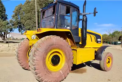 Bell Tractors 2WD tractors Bell 1226A Tow Tractor for sale by Dirtworx | AgriMag Marketplace