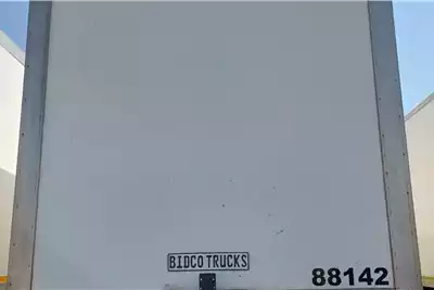 Henred Trailers FRUEHAUF 14.7M TRIDEM SEMI DRY FREIGHT BOX BODY 2010 for sale by Bidco Trucks Pty Ltd | Truck & Trailer Marketplace