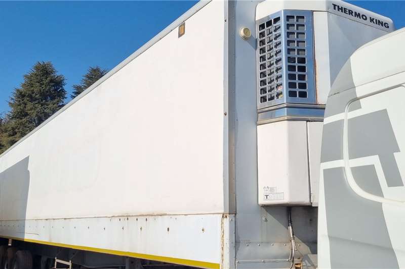 Serco Trailers Refrigerated trailer 28 Pallet Tri Axle Refrigerated Trailer with Unit 2003