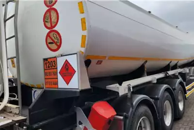 Tank Clinic Trailers Fuel tanker TRI AXLE 2015 for sale by Pomona Road Truck Sales | Truck & Trailer Marketplace