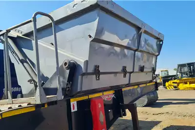 Trailmax Trailers Side tipper 20m3 Side Tip Link 2021 for sale by Benetrax Machinery | AgriMag Marketplace