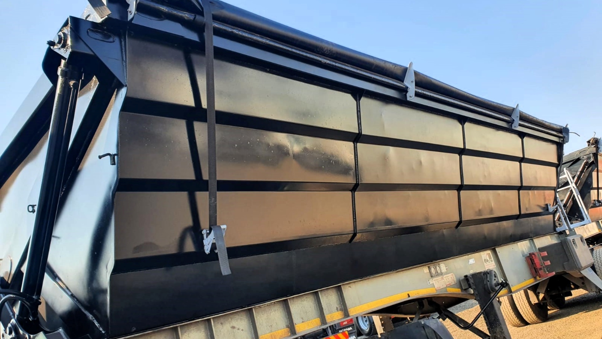 SA Truck Bodies Trailers Side tipper SA TRUCK BODIES 40 CUBE SIDE TIPPERS 2019 for sale by ZA Trucks and Trailers Sales | Truck & Trailer Marketplace