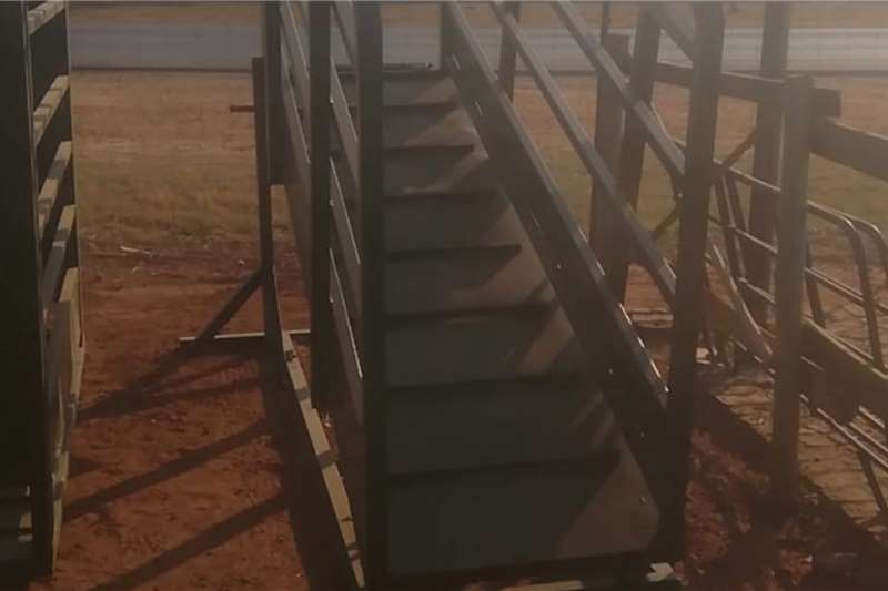 Livestock Other livestock Adjustable loading ramp