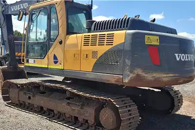 Volvo Excavators EC210B 20 ton 2017 for sale by Trans Wes Auctioneers | AgriMag Marketplace