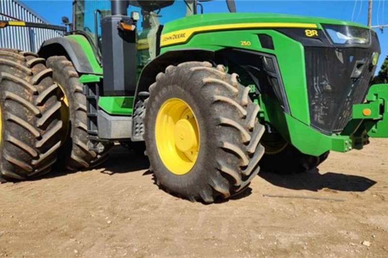 John Deere Tractors 4WD tractors 8R250 2020