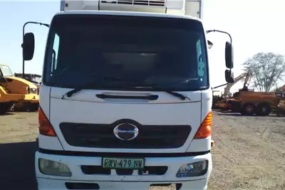 Hino Refrigerated trucks 12 217 Close Body 2006 for sale by Trans Wes Auctioneers | AgriMag Marketplace