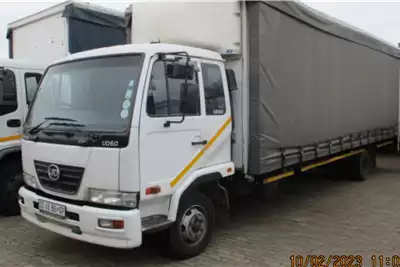 Curtain Side Trucks NISSAN UD60 WITH 7 .2 M TAUTLINER 2015