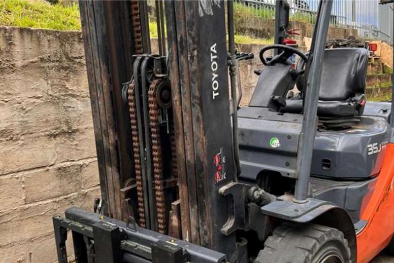 Toyota Forklifts SERIES 8 2010 for sale by HVR Turbos  | Truck & Trailer Marketplace
