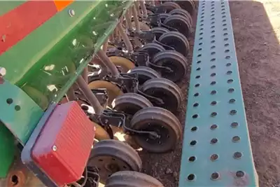 John Deere Planting and seeding equipment Box drills BD1113 2014 for sale by GWK Mechanisation | AgriMag Marketplace