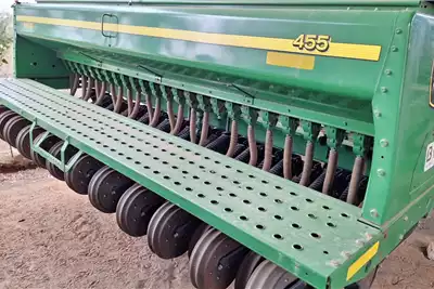 John Deere Planting and seeding equipment Box drills 455 2015 for sale by GWK Mechanisation | AgriMag Marketplace