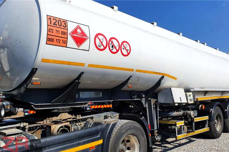 GRW Fuel tanker GRW TRI AXLE ALUMINUM FUEL TANKER TRAILER 2014