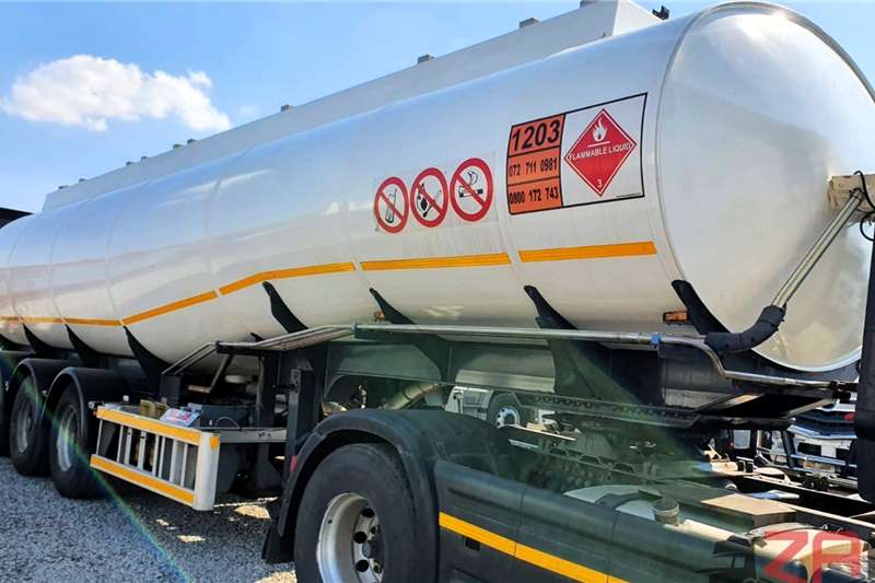 GRW Fuel tanker GRW 39 000L TRI AXLE ALUMINUM FUEL TANKER 2014