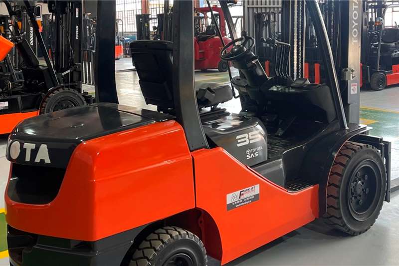 [make] [application] Forklifts in South Africa on Truck & Trailer Marketplace