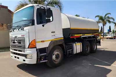 Hino Water bowser trucks Hino 2845 18000 Litre Watertanker 2015 for sale by CH Truck Sales | AgriMag Marketplace