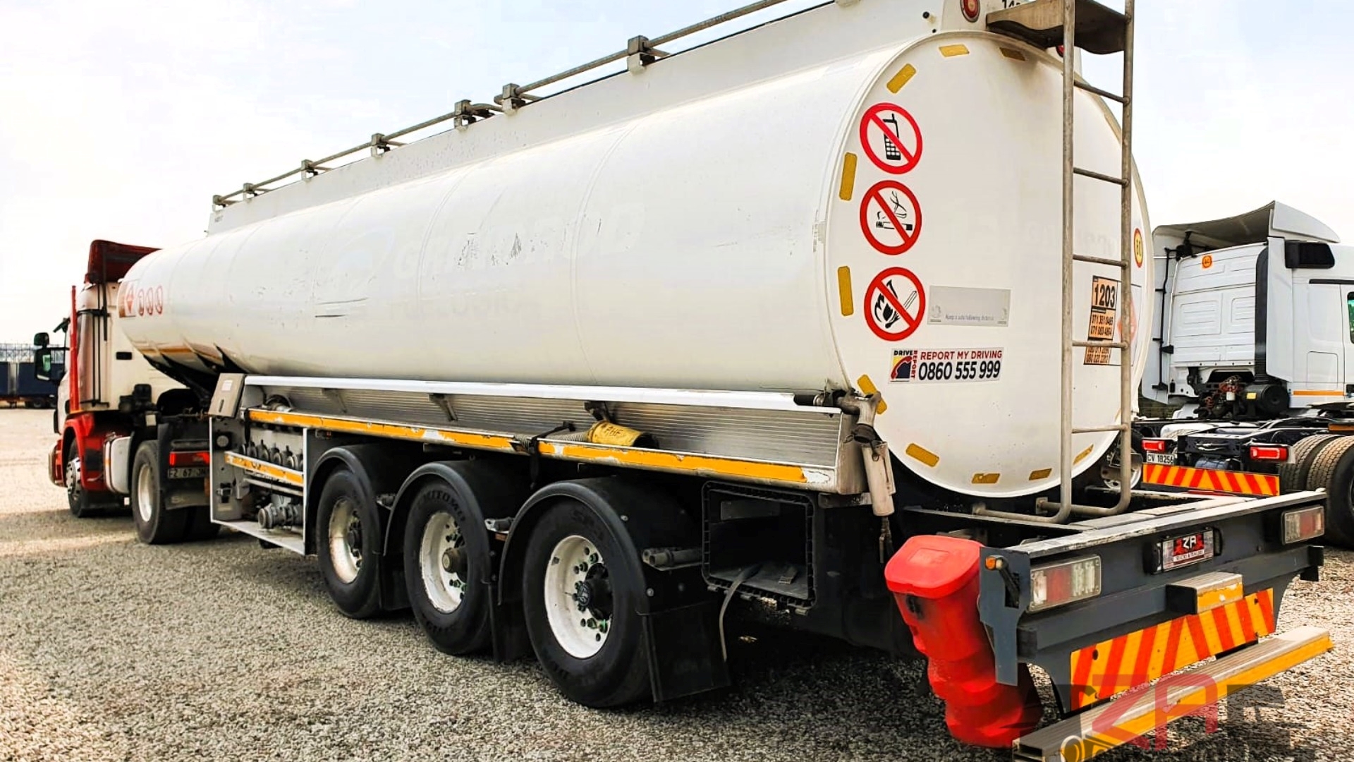 GRW Trailers Fuel tanker GRW 39 000L TRI AXLE ALUMINUM FUEL TANKER 2014 for sale by ZA Trucks and Trailers Sales | Truck & Trailer Marketplace