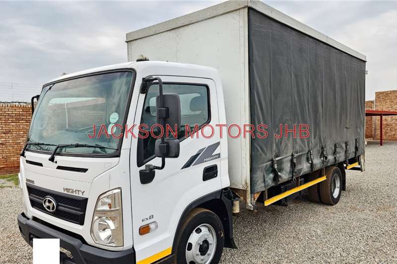 Hyundai Curtain side trucks EX8, MIGHTY FITTED WITH TAUTLINER BODY 2018