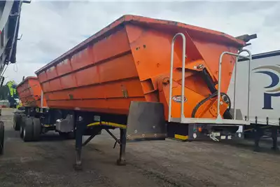 SA Truck Bodies Trailers Side tipper Side tipper 45m3 2017 for sale by Benetrax Machinery | AgriMag Marketplace