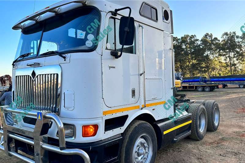 International Truck tractors Double axle 2011 International 9800i   R 355 000 excl 2011