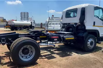 Isuzu Truck tractors GVR 900 Truck Tractor 2014 for sale by Yes Man Truck Sales  | Truck & Trailer Marketplace