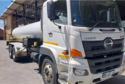 Hino Water bowser trucks 500 2836 (DU5) F/C 6x4 Water tanker 2019 for sale by McCormack Truck Centre | Truck & Trailer Marketplace