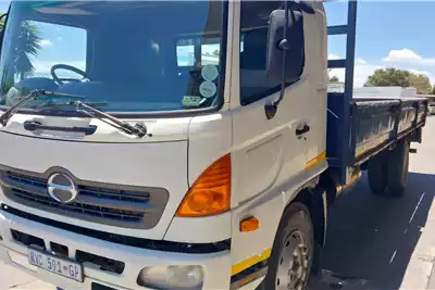 Hino Dropside trucks 500 15 257 F/C 8 Ton Dropside 2004 for sale by McCormack Truck Centre | AgriMag Marketplace