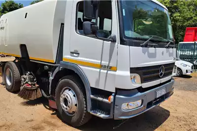 Mercedes Benz Road sweeper trucks 1517 Sweeper 2008 for sale by Tipperman | Truck & Trailer Marketplace