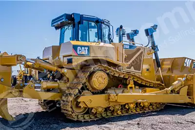 Caterpillar Dozers CAT D8R Dozer 2016 for sale by EARTHCOMP | Truck & Trailer Marketplace