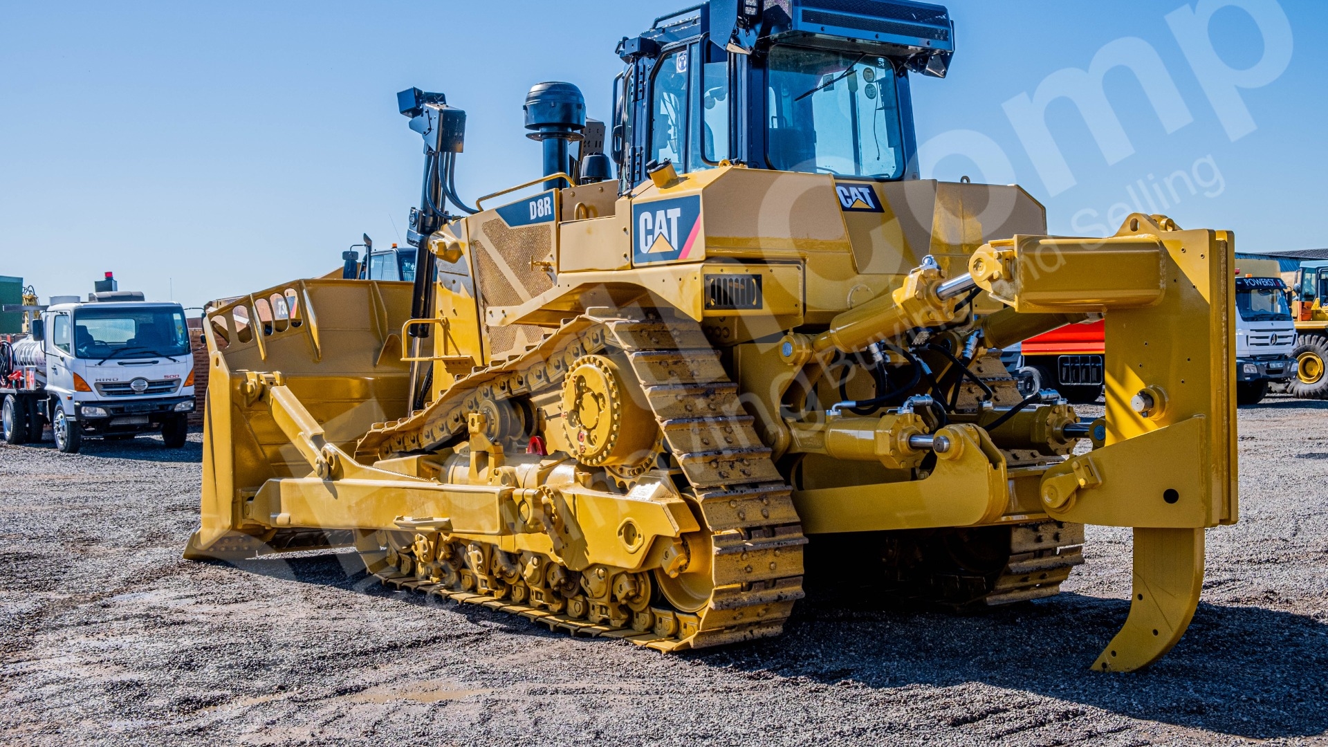 Caterpillar Dozers CAT D8R Dozer 2016 for sale by EARTHCOMP | Truck & Trailer Marketplace