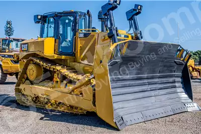 Caterpillar Dozers CAT D8R Dozer 2018 for sale by EARTHCOMP | Truck & Trailer Marketplace