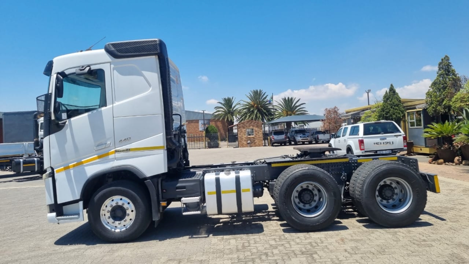 Volvo Truck tractors Double axle FH440 6x4 T/T 2015 for sale by East Rand Truck Sales | Truck & Trailer Marketplace