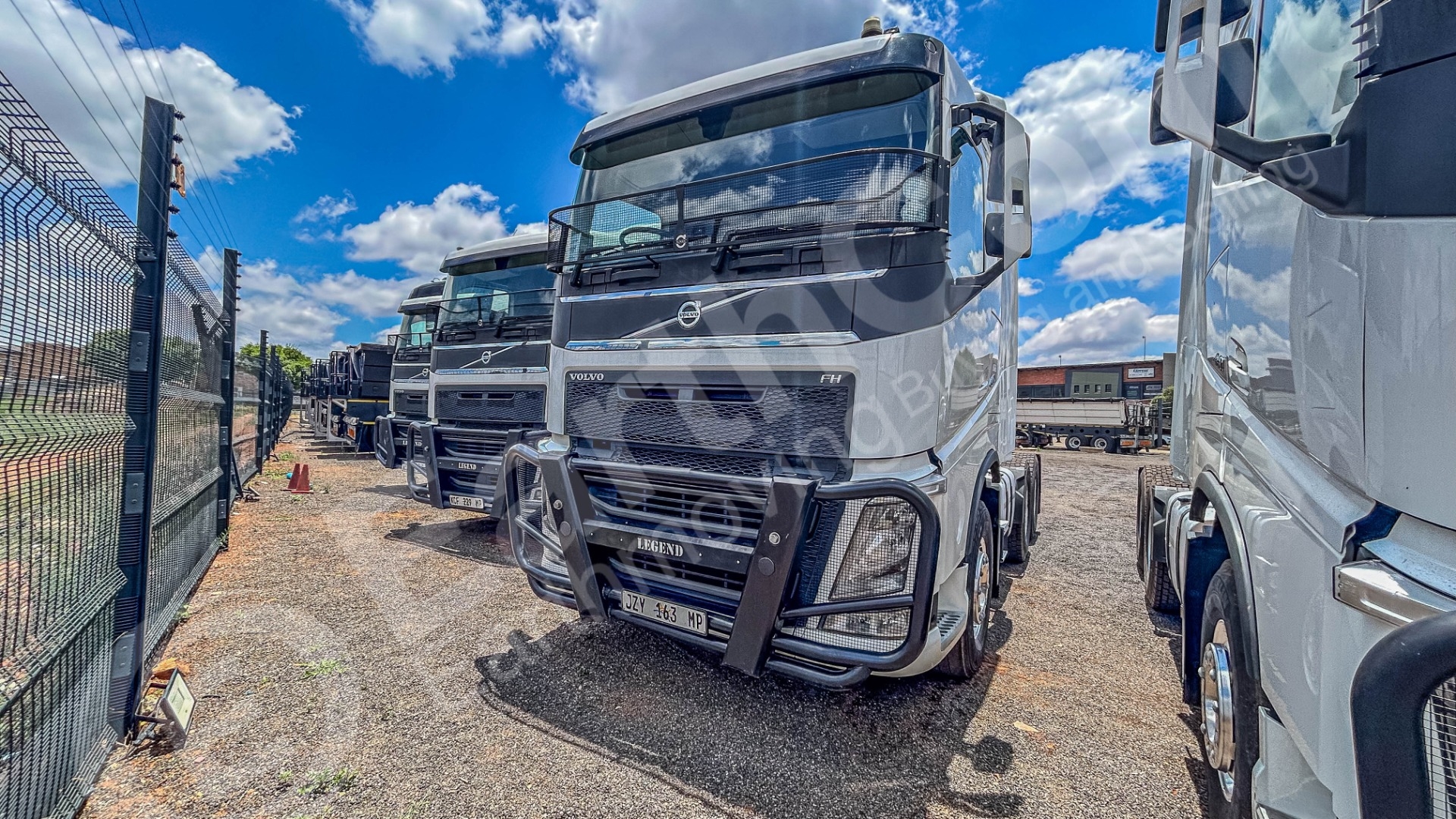Volvo Truck Volvo FH440 Truck 2020 for sale by EARTHCOMP | Truck & Trailer Marketplace