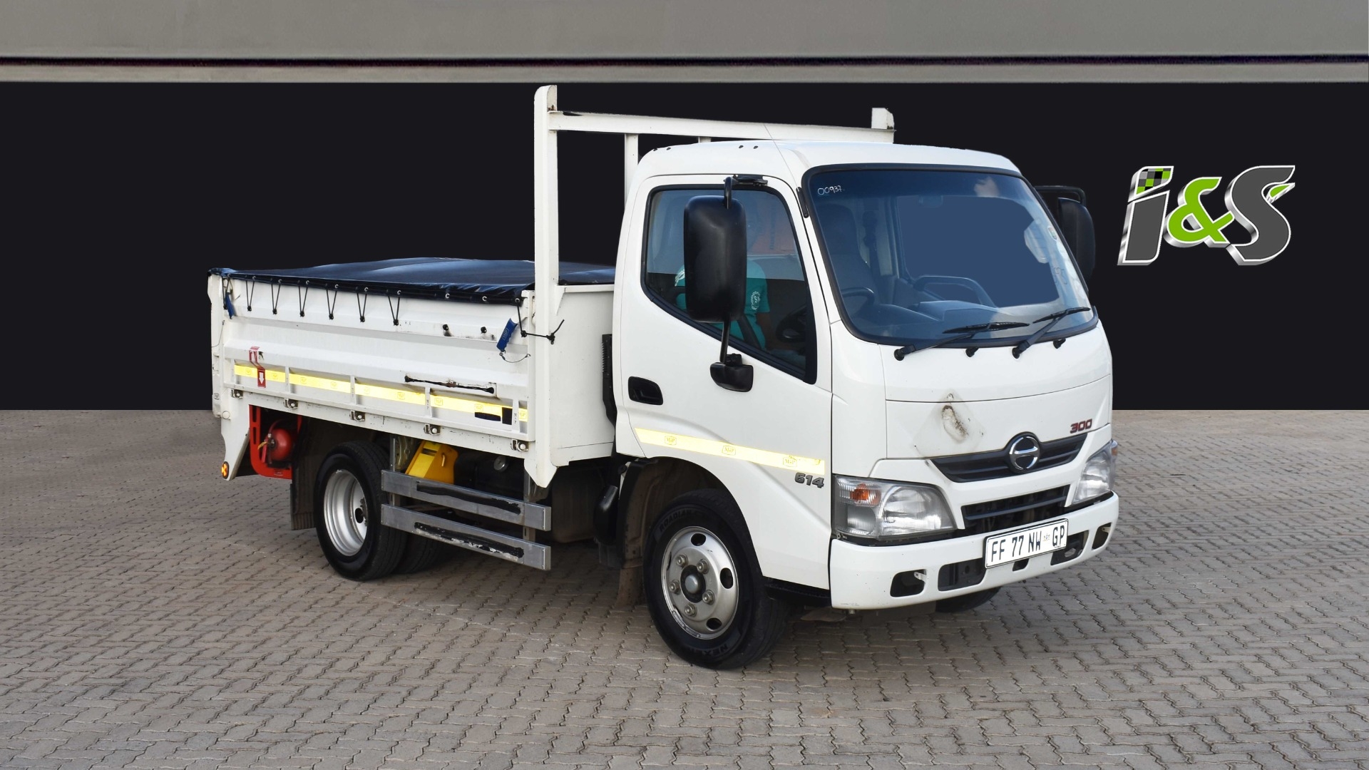 Hino Dropside trucks 300 2016 for sale by I And S Motors | Truck & Trailer Marketplace
