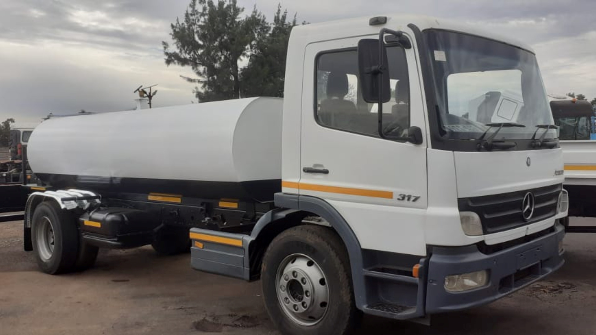 Mercedes Benz Honey sucker trucks ATEGO 8000 L 2007 for sale by MT Car and Truck Auctioneers | Truck & Trailer Marketplace