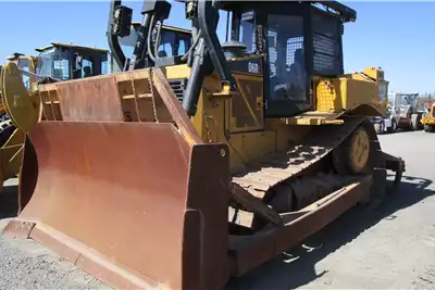 Caterpillar Dozers D6R2 2016 for sale by Dura Equipment Sales | Truck & Trailer Marketplace