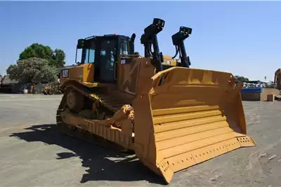 Caterpillar Dozers D8R 2018 for sale by Dura Equipment Sales | Truck & Trailer Marketplace