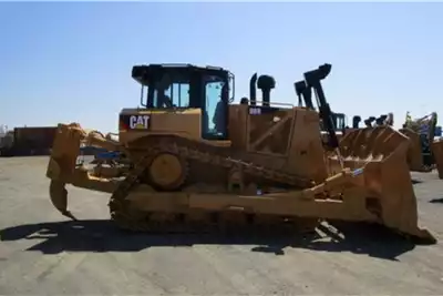 Caterpillar Dozers D8R 2018 for sale by Dura Equipment Sales | Truck & Trailer Marketplace