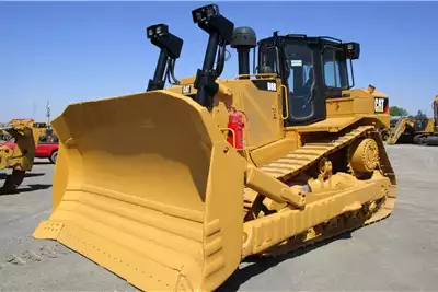 Caterpillar Dozers D8R 2017 for sale by Dura Equipment Sales | Truck & Trailer Marketplace