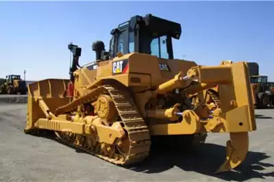 Caterpillar Dozers D8R 2017 for sale by Dura Equipment Sales | AgriMag Marketplace