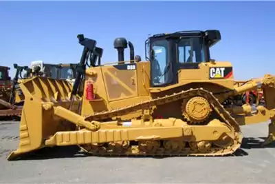 Caterpillar Dozers D8R 2017 for sale by Dura Equipment Sales | Truck & Trailer Marketplace