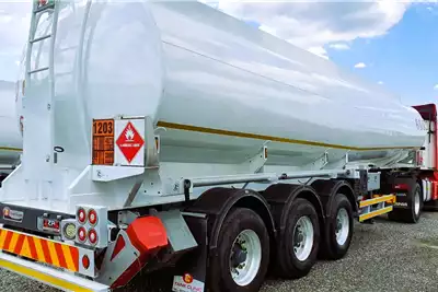 Tank Clinic Fuel tanker TANK CLINIC ALLUMINIUM TRI AXLE FUEL TANKER 2017 for sale by ZA Trucks and Trailers Sales | Truck & Trailer Marketplace