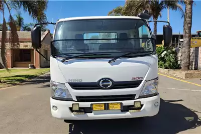 Hino Dropside trucks Hino 915 Dropside 2018 for sale by CH Truck Sales | Truck & Trailer Marketplace