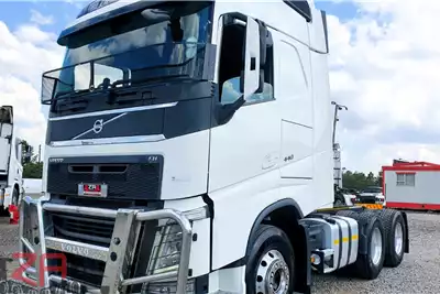 Truck Tractors VOLVO FH440 GLOBETROTTER 2020