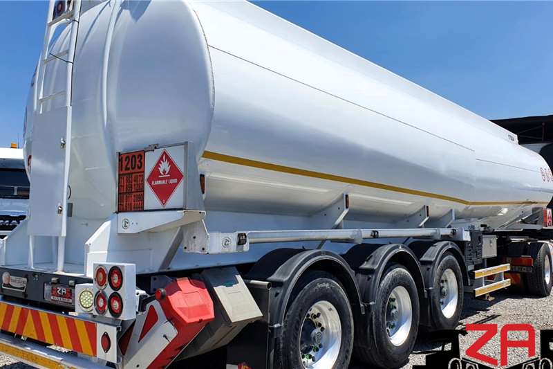 Tank Clinic Fuel tanker TRI AXLE TANK CLINIC ALLUMINIUM FUEL TANKER 2017