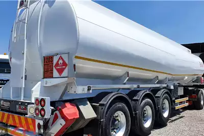 Tank Clinic Fuel tanker TANK CLINIC ALLUMINIUM FUEL TANKER 2017 for sale by ZA Trucks and Trailers Sales | Truck & Trailer Marketplace