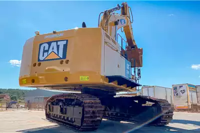 Caterpillar Excavators 374F L Tracked 74 Ton Excavator 2017 for sale by Impala Truck Sales | Truck & Trailer Marketplace