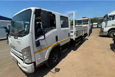 Isuzu Dropside trucks NPR400 CREWCAB DROPSIDE WITH TAILIFT 2020 for sale by Crosstate Auctioneers | AgriMag Marketplace