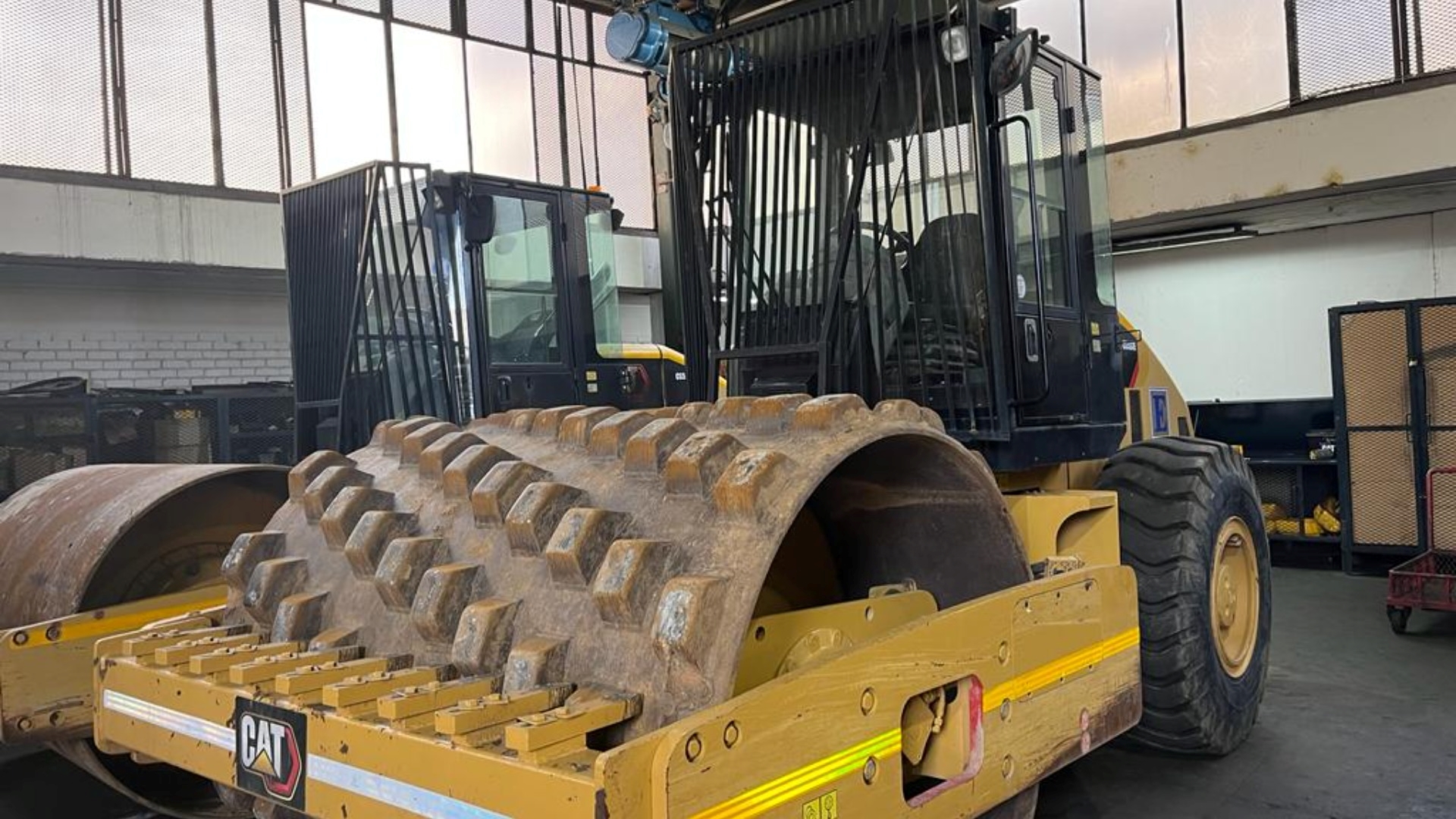 Caterpillar Rollers Caterpillar CS533E Smooth Drum Roller 2013 for sale by ARCH EQUIPMENT SALES CC | Truck & Trailer Marketplace
