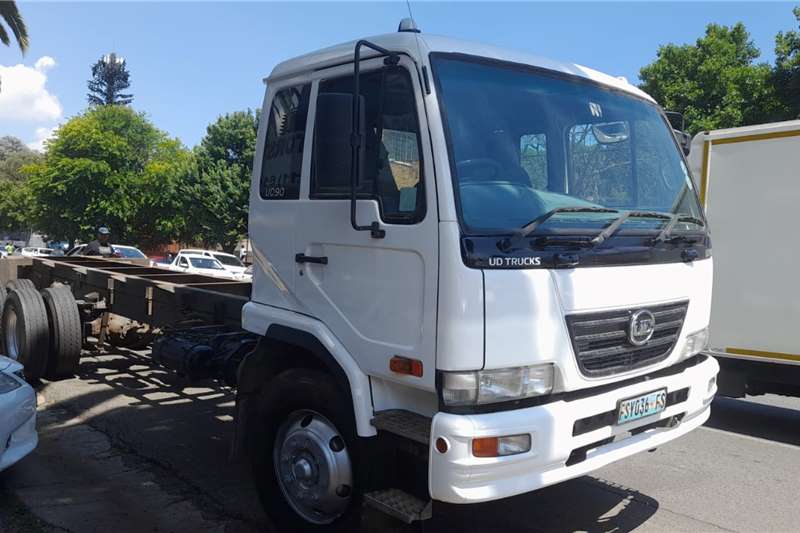 UD Chassis cab trucks UD90 Tag Axle 18 Ton(SOLD) 2014