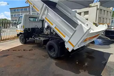 Hyundai Tipper trucks 2014 HYUNDAI HD65 3 cube tipper with dropsides 2014 for sale by FAW Newlands   | AgriMag Marketplace